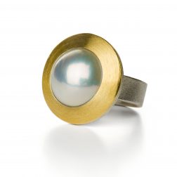 Manu Pearl Orb Ring Size O